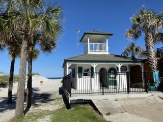 Picture of Lifeguard Station at Atlantic blvd beach access in Neptune Beach