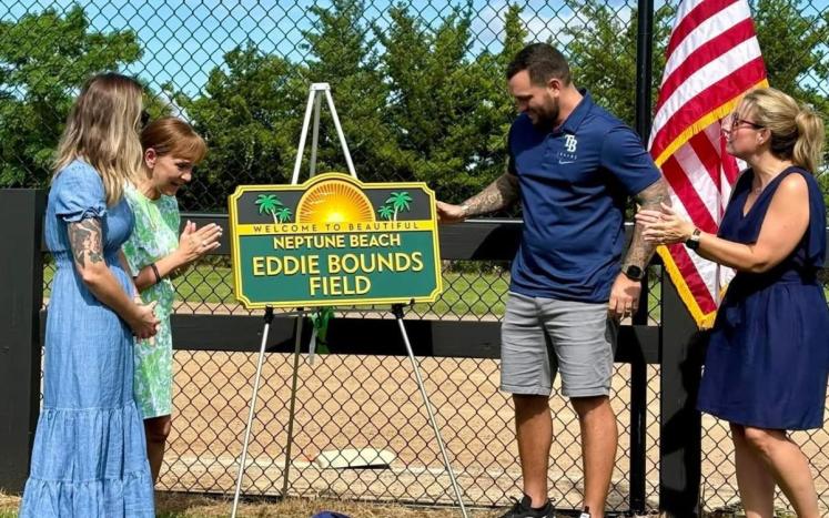 Eddie Bounds Field